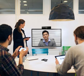 Polycom RealPresence Debut in Use in meeting room